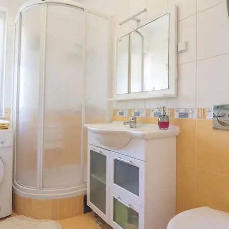 Spacious On A Great Location -apartment Kuhta * Biograd Na Moru