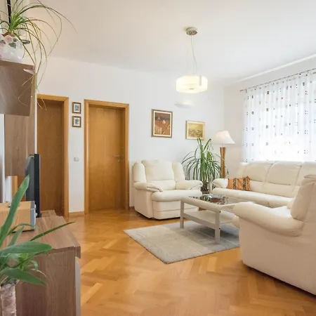 Apartment Spacious On A Great Location -apartment Kuhta Weißenburg