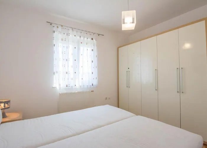 Spacious On A Great Location -apartment Kuhta ビオグラード・ナ・モル